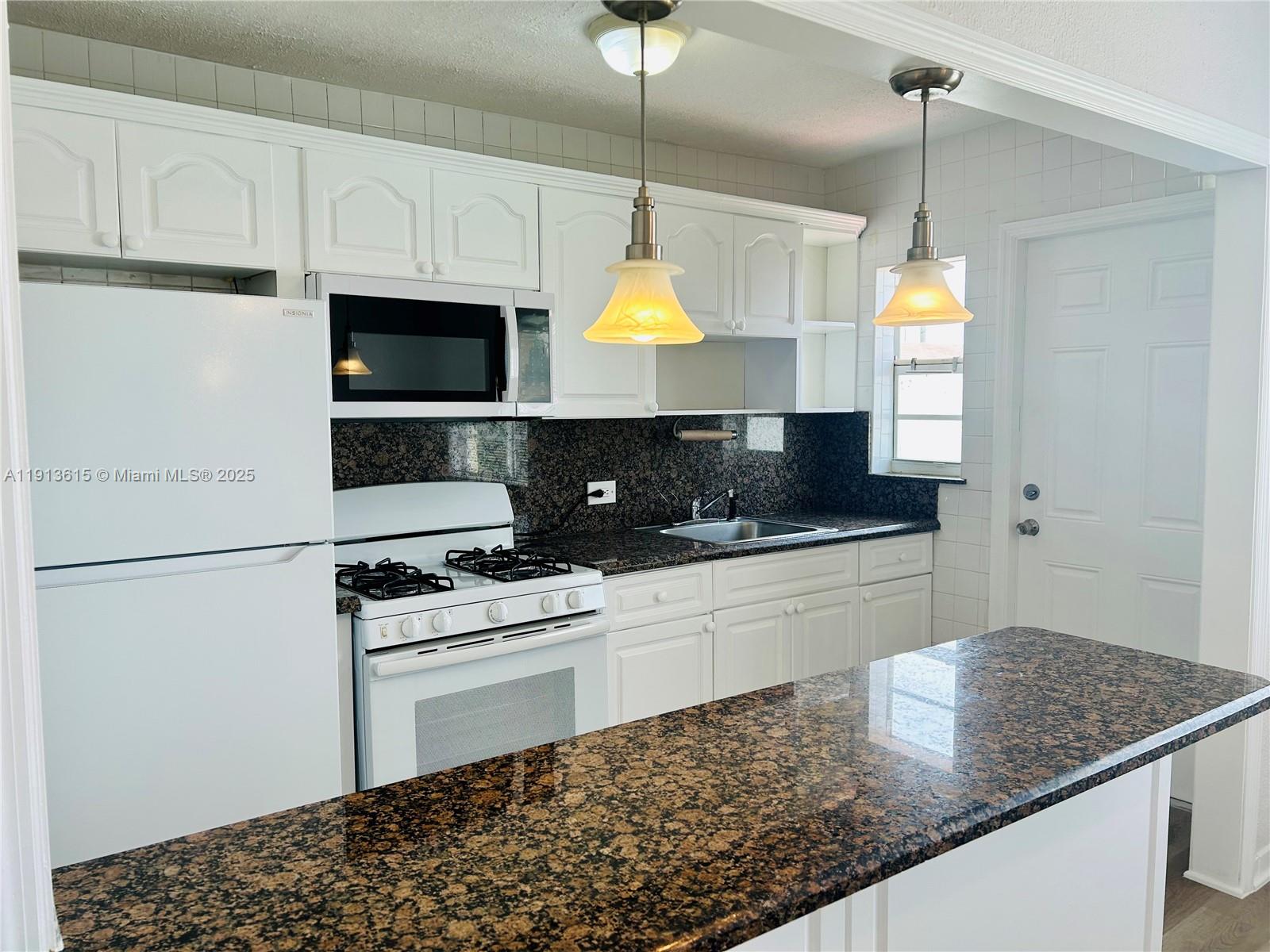 PINAR II CONDO - Residential Lease