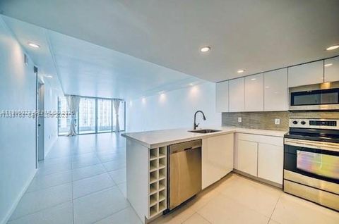 555 NE 15th St 17F Miami FL 33132