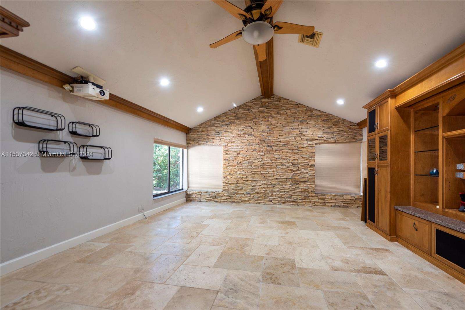 WINDMILL RANCH ESTATES - Residential