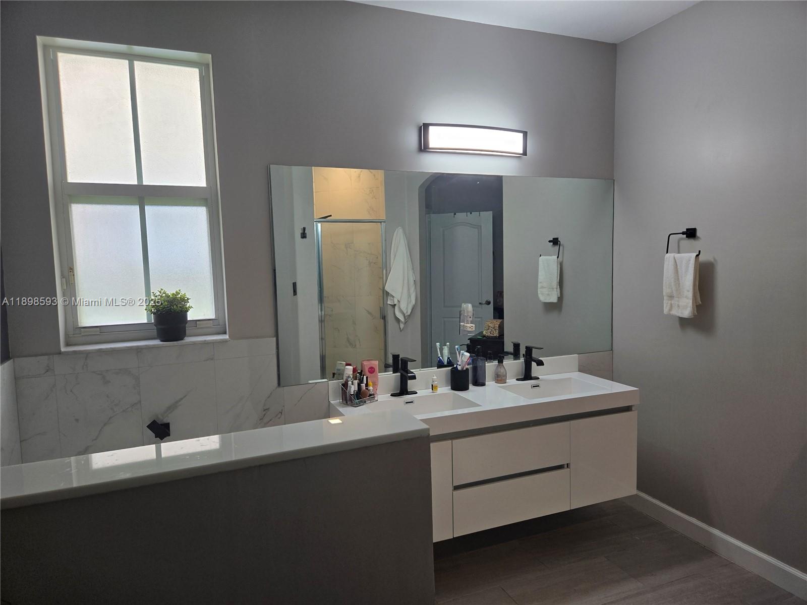 ISLANDS AT DORAL 1ST ADDN - Residential