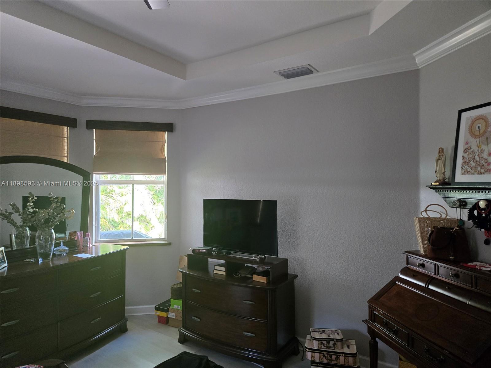 ISLANDS AT DORAL 1ST ADDN - Residential