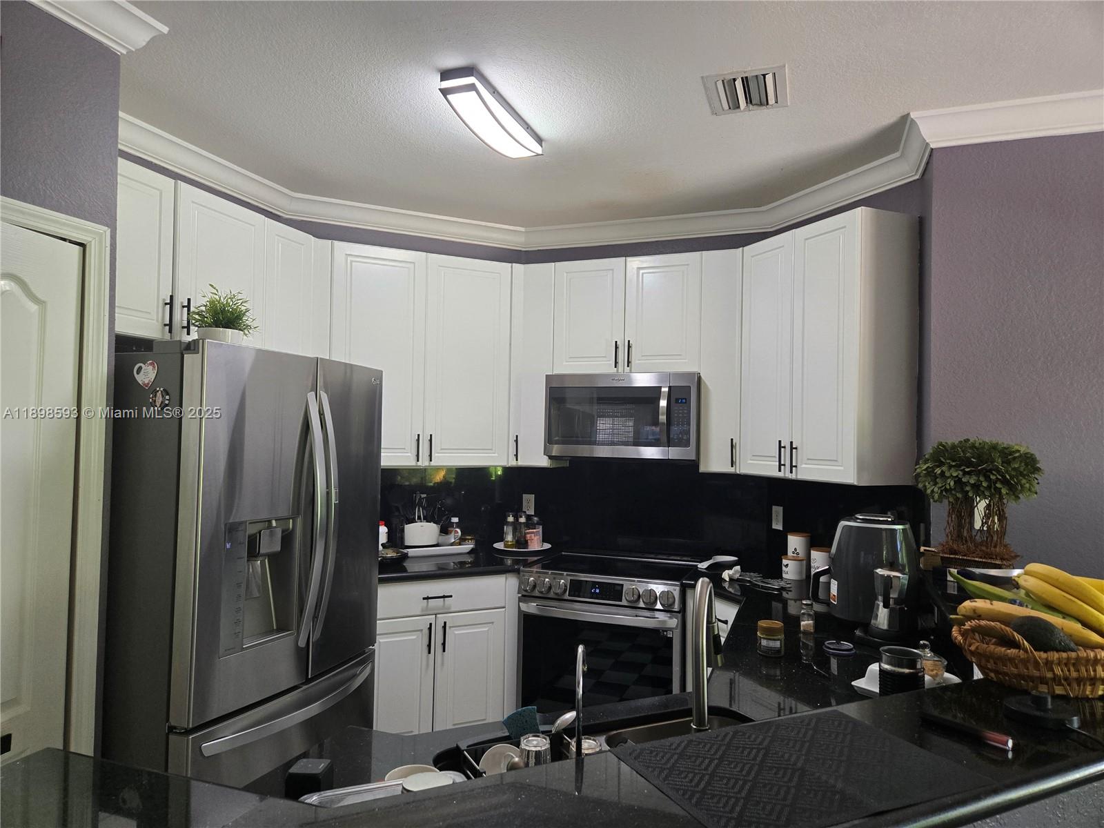 ISLANDS AT DORAL 1ST ADDN - Residential