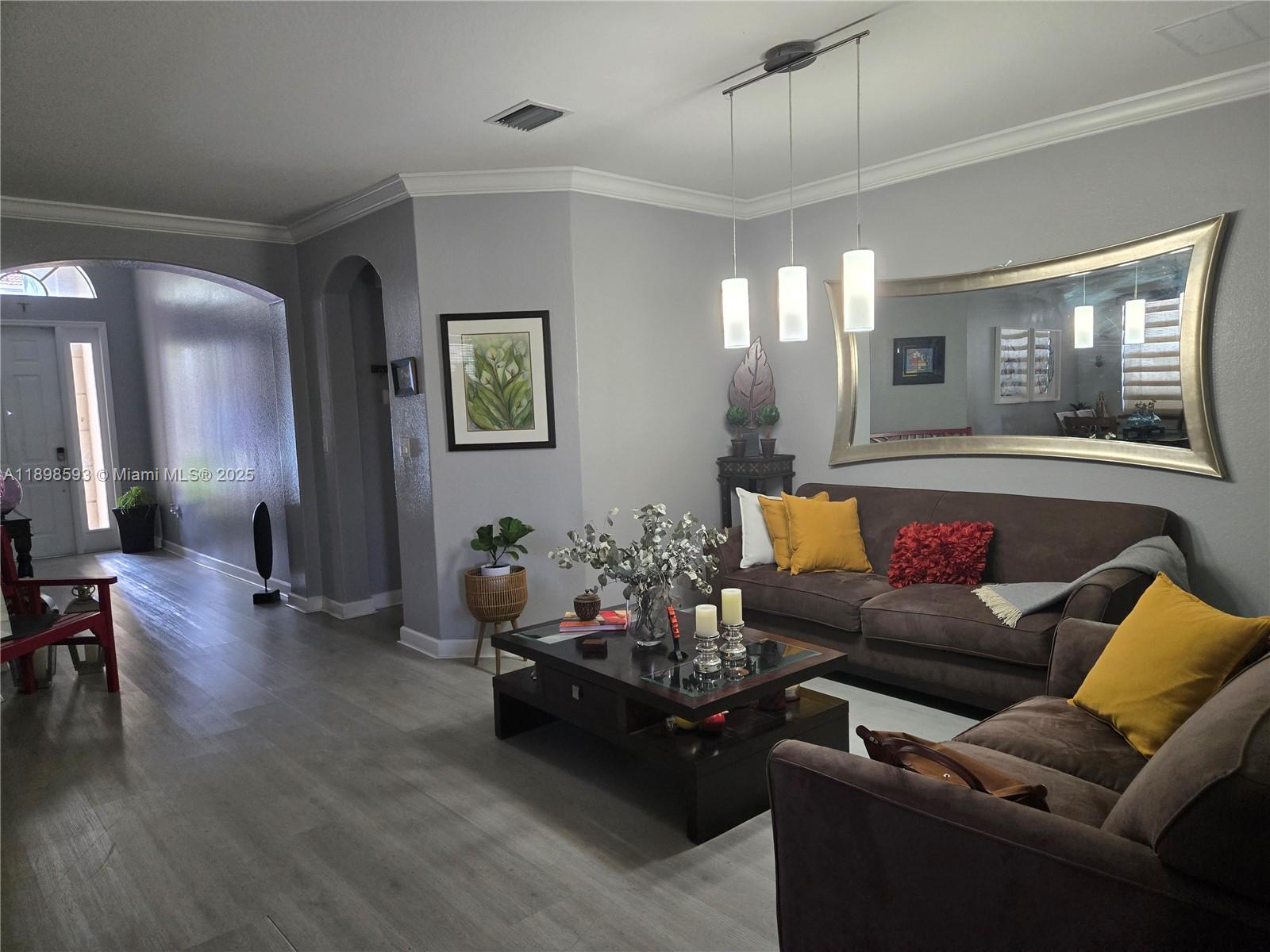 ISLANDS AT DORAL 1ST ADDN - Residential