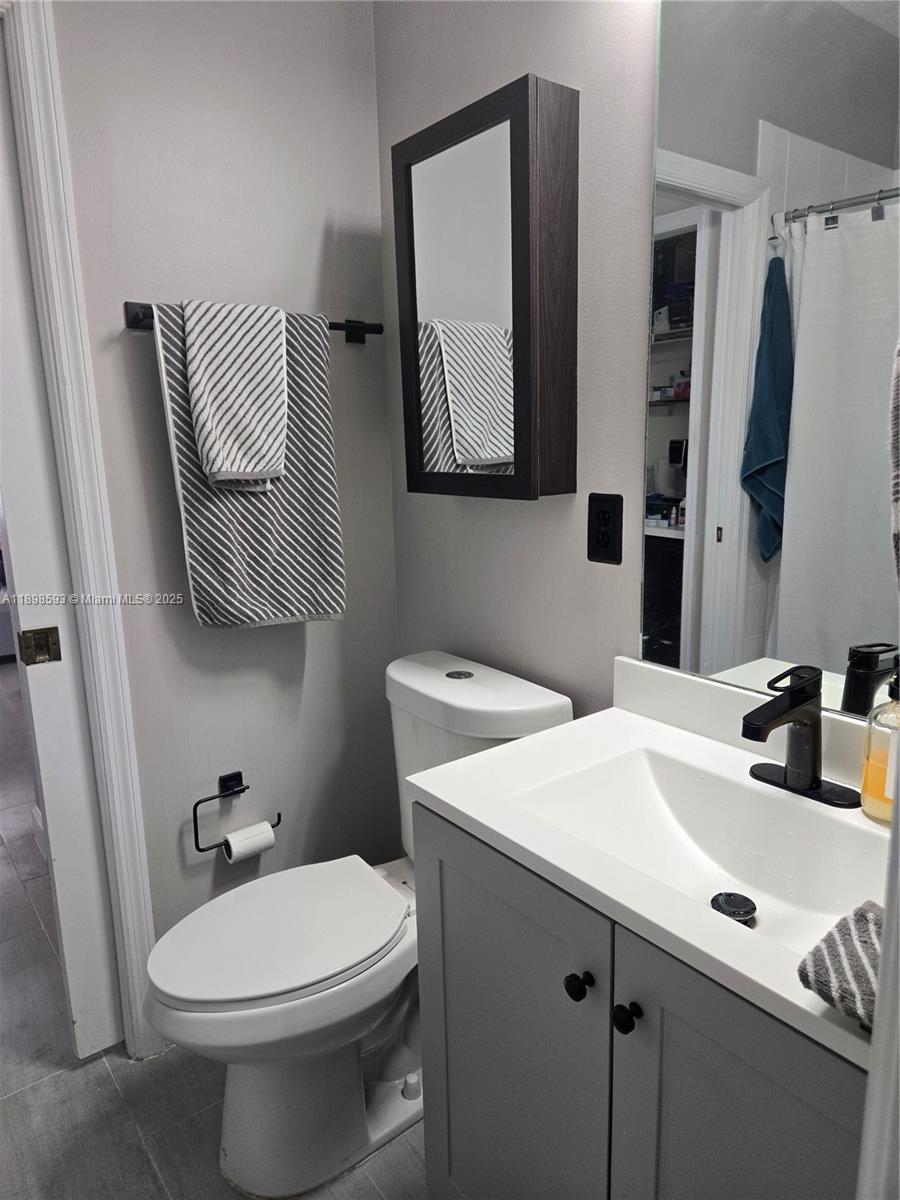 ISLANDS AT DORAL 1ST ADDN - Residential