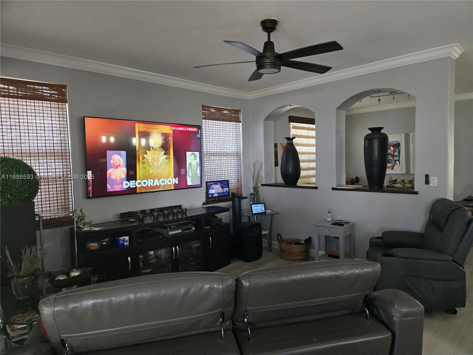 ISLANDS AT DORAL 1ST ADDN - Residential