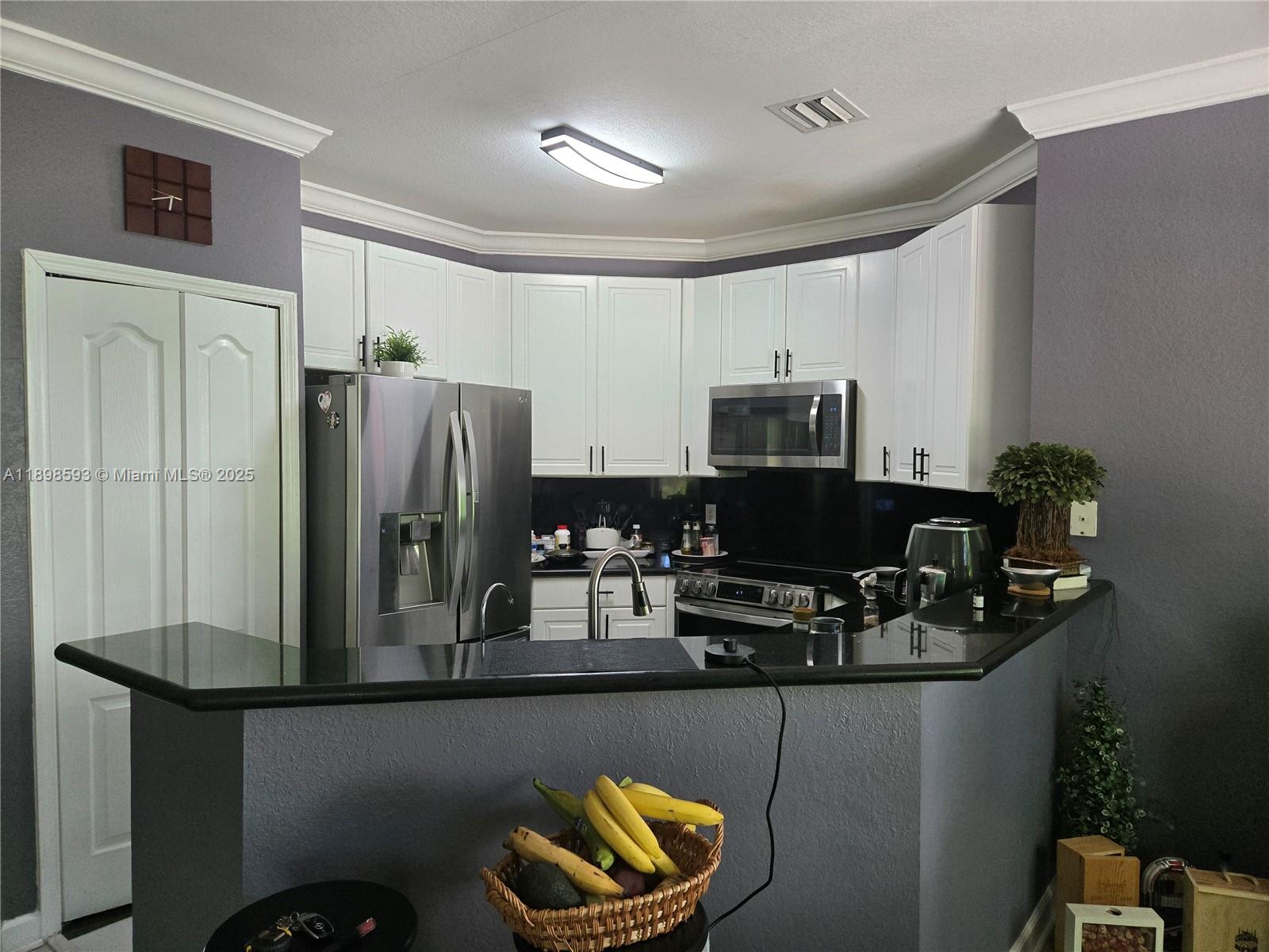 ISLANDS AT DORAL 1ST ADDN - Residential