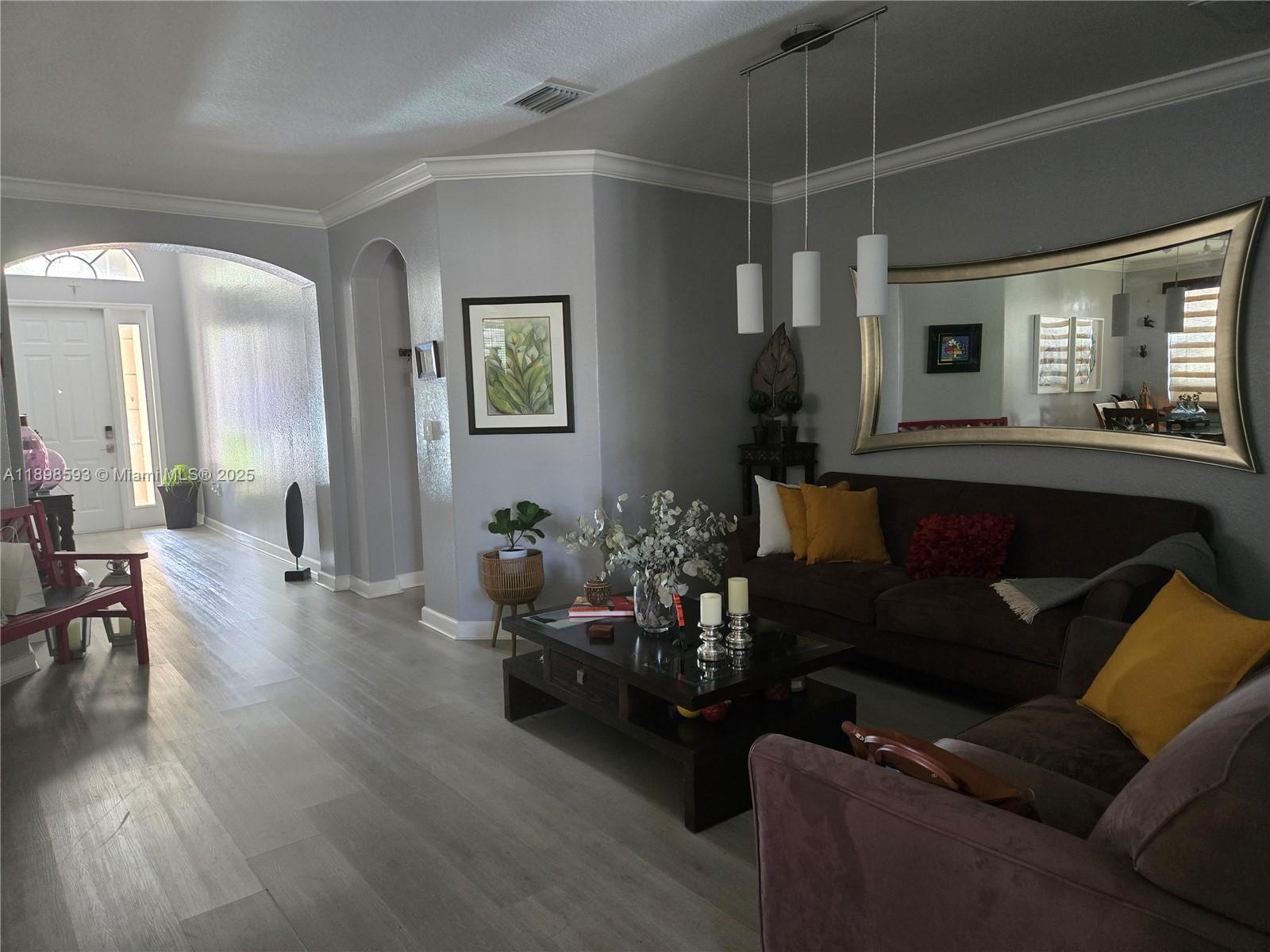 ISLANDS AT DORAL 1ST ADDN - Residential