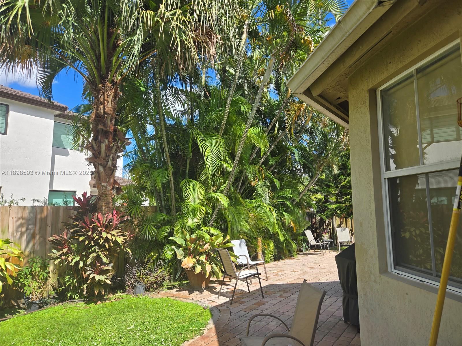 ISLANDS AT DORAL 1ST ADDN - Residential