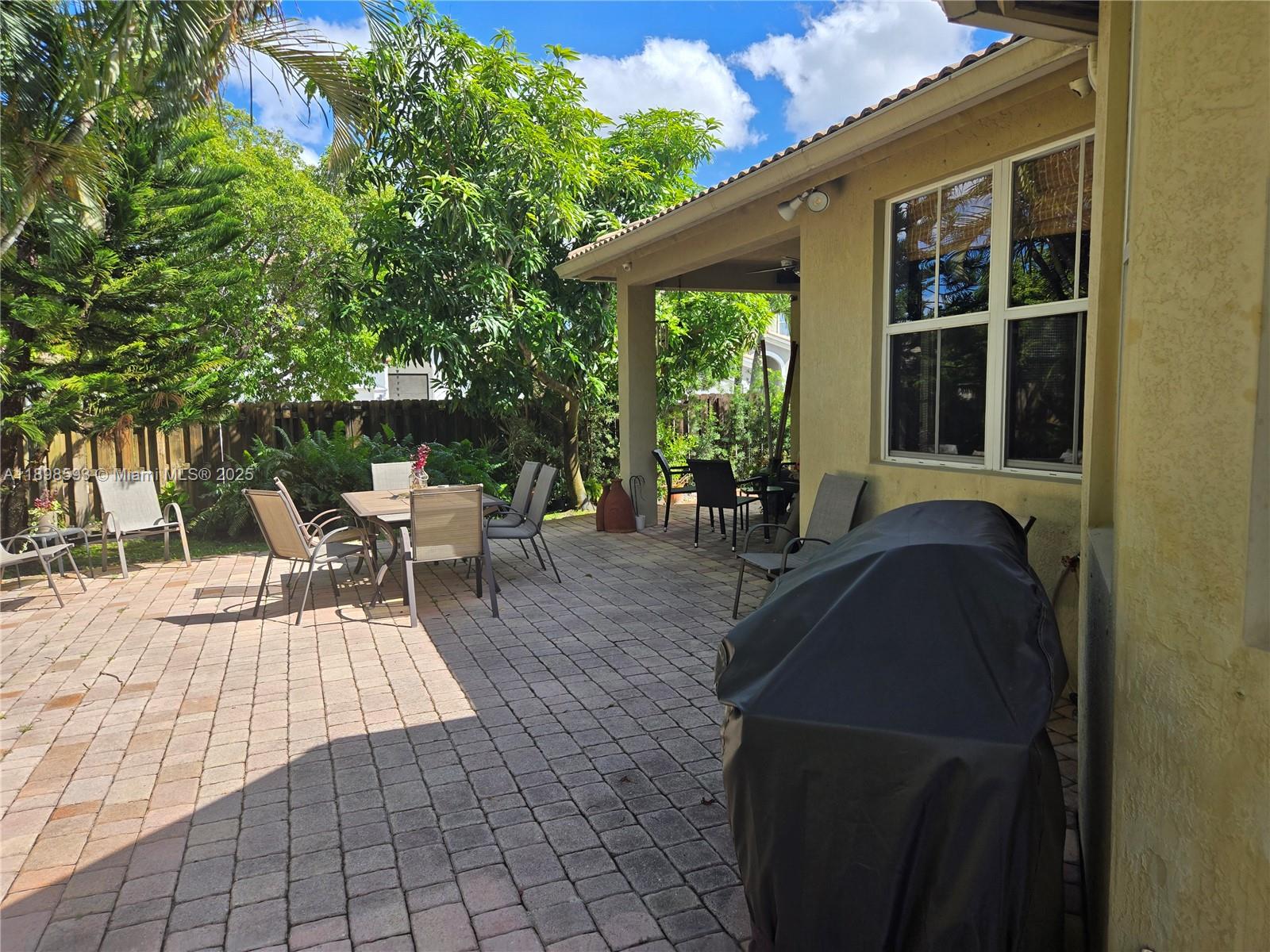 ISLANDS AT DORAL 1ST ADDN - Residential