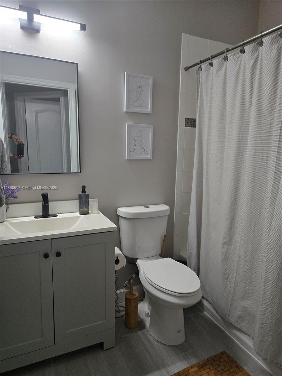 ISLANDS AT DORAL 1ST ADDN - Residential