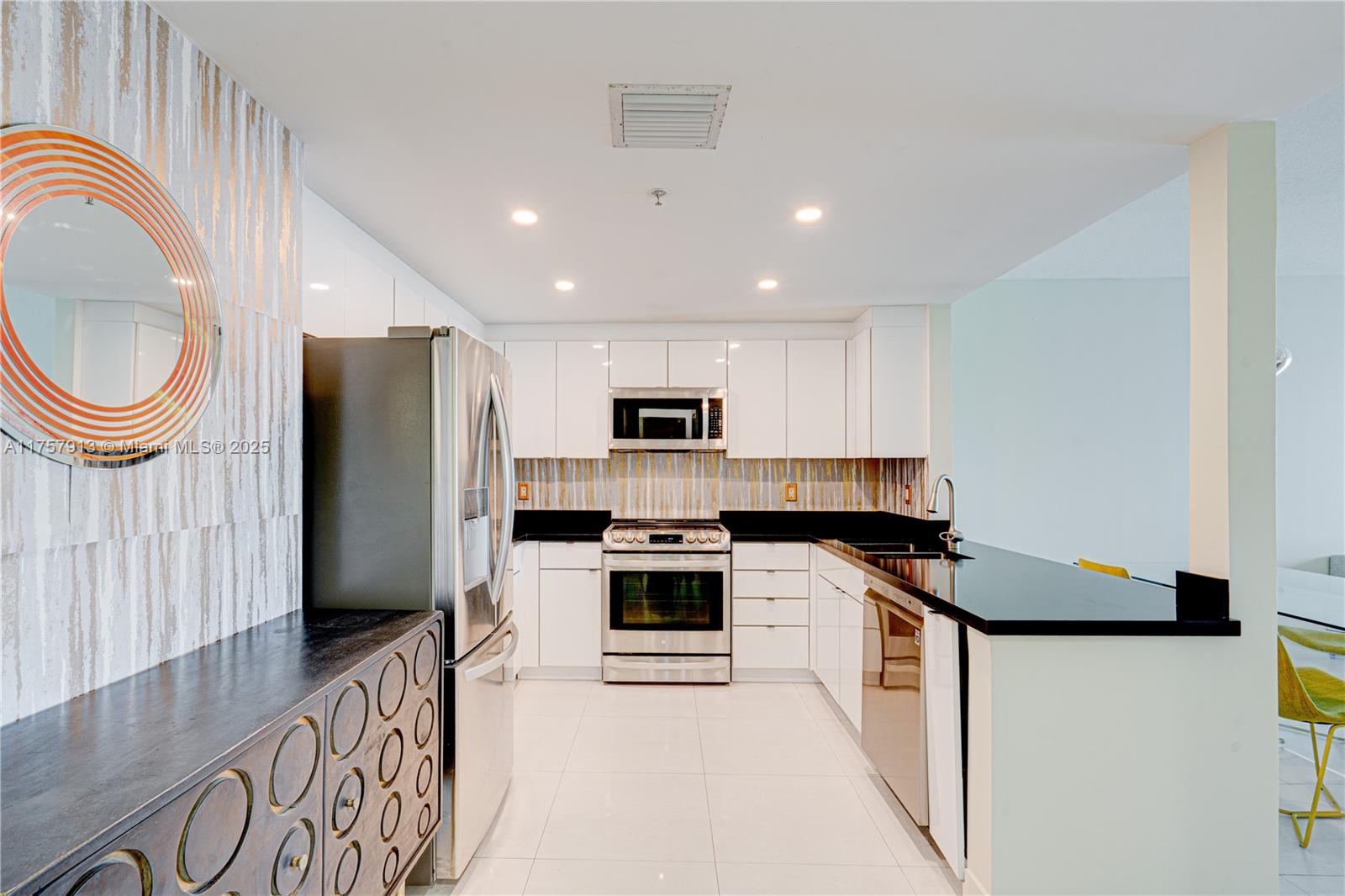 Property for Sale at 1250 S Miami Ave 1109, Miami, Broward County, Florida - Bedrooms: 1 
Bathrooms: 2  - $469,900