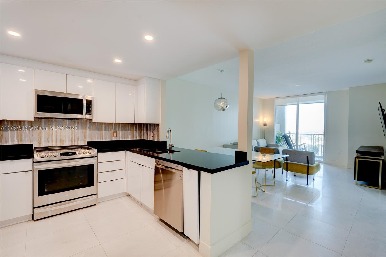 1250 S Miami Ave 1109