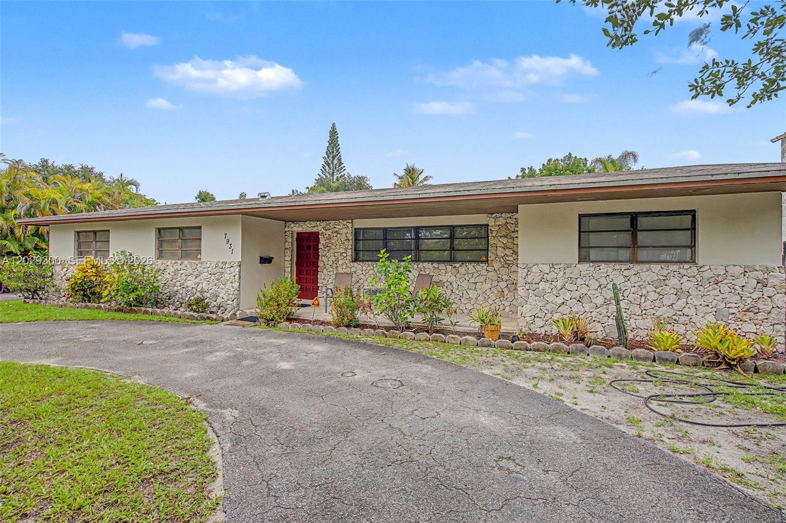 7931 SW 59th Ave