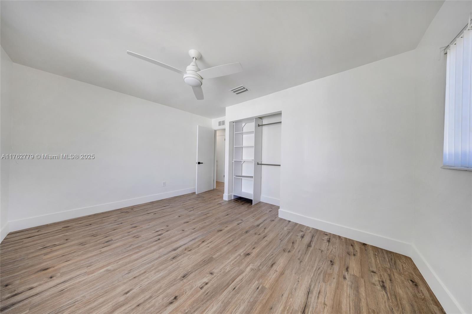 LAUDERDALE PARK 6-33 1/2 - Residential