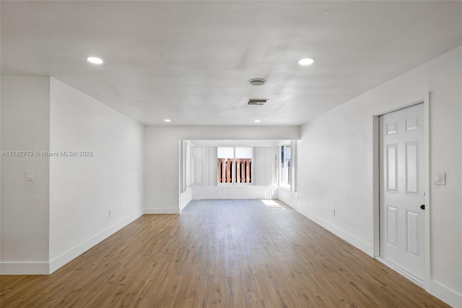 LAUDERDALE PARK 6-33 1/2 - Residential