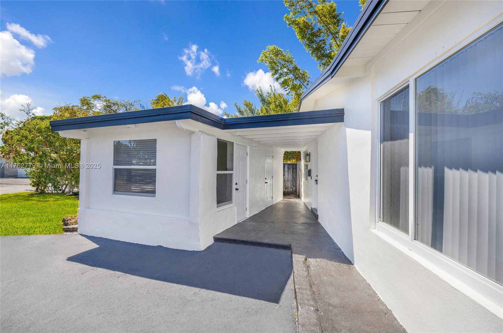 LAUDERDALE PARK 6-33 1/2 - Residential