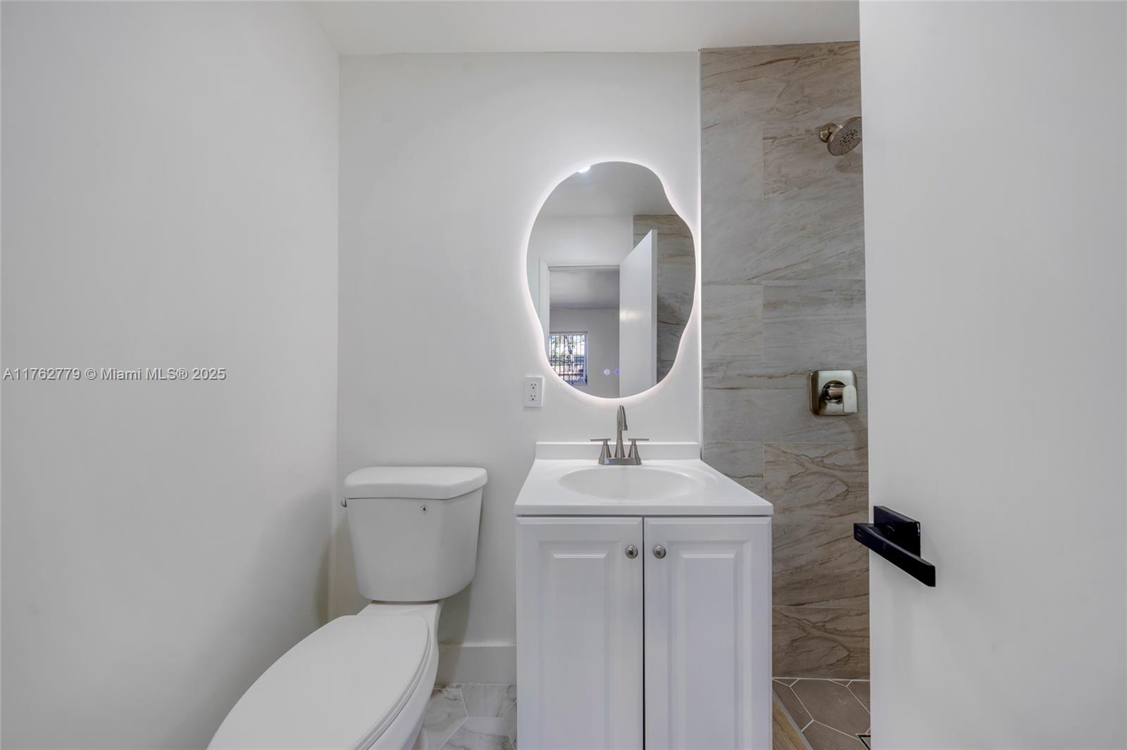 LAUDERDALE PARK 6-33 1/2 - Residential
