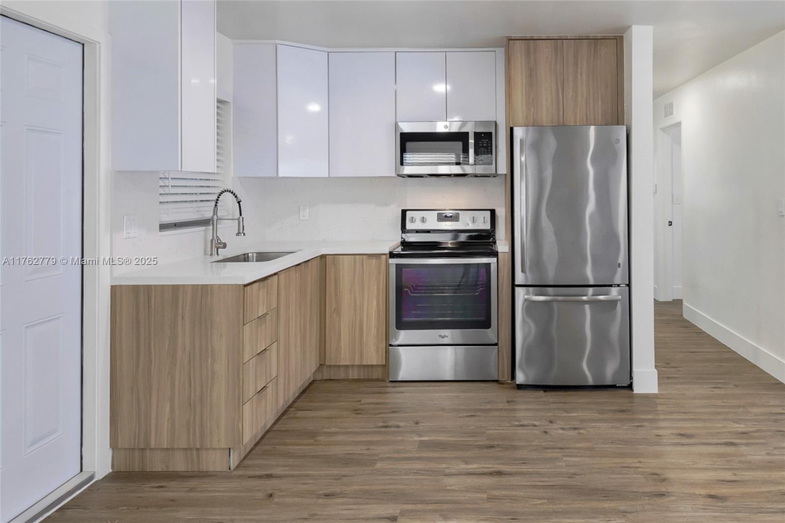 LAUDERDALE PARK 6-33 1/2 - Residential