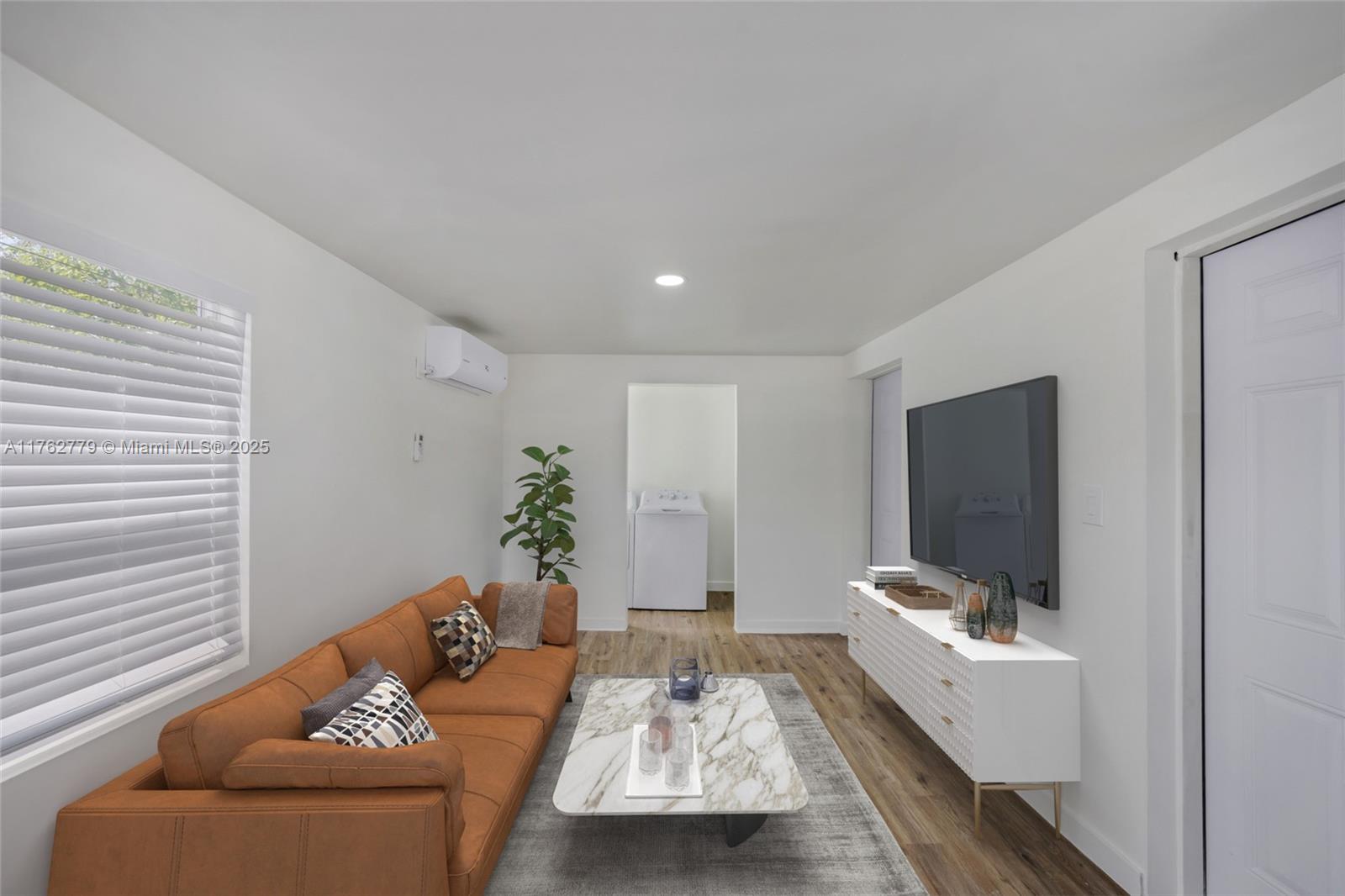 LAUDERDALE PARK 6-33 1/2 - Residential