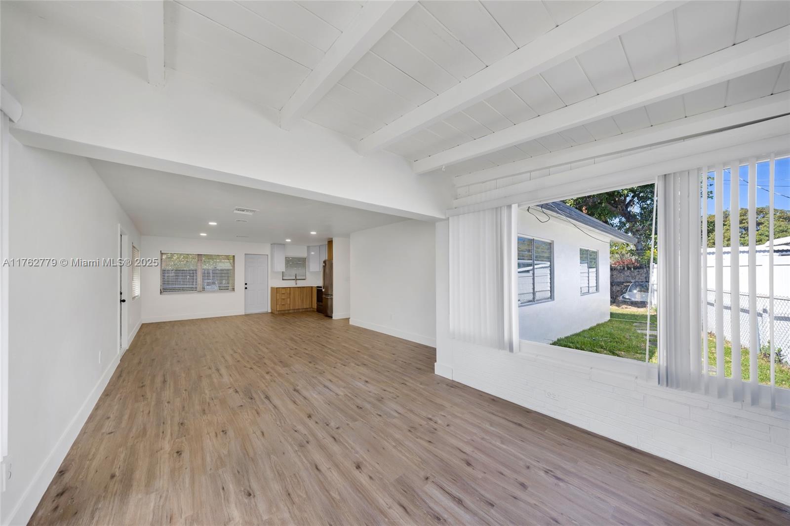 LAUDERDALE PARK 6-33 1/2 - Residential