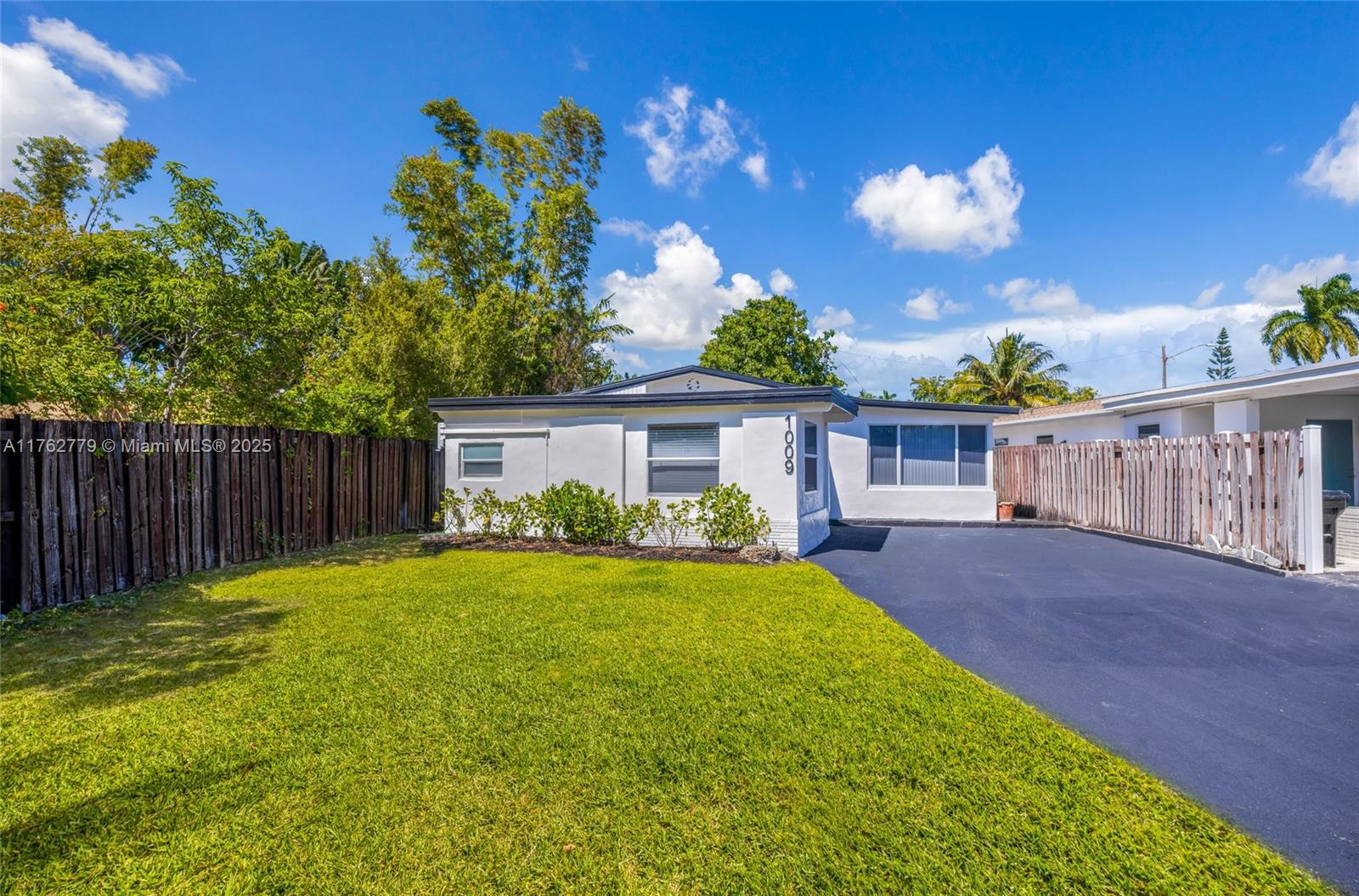 LAUDERDALE PARK 6-33 1/2 - Residential