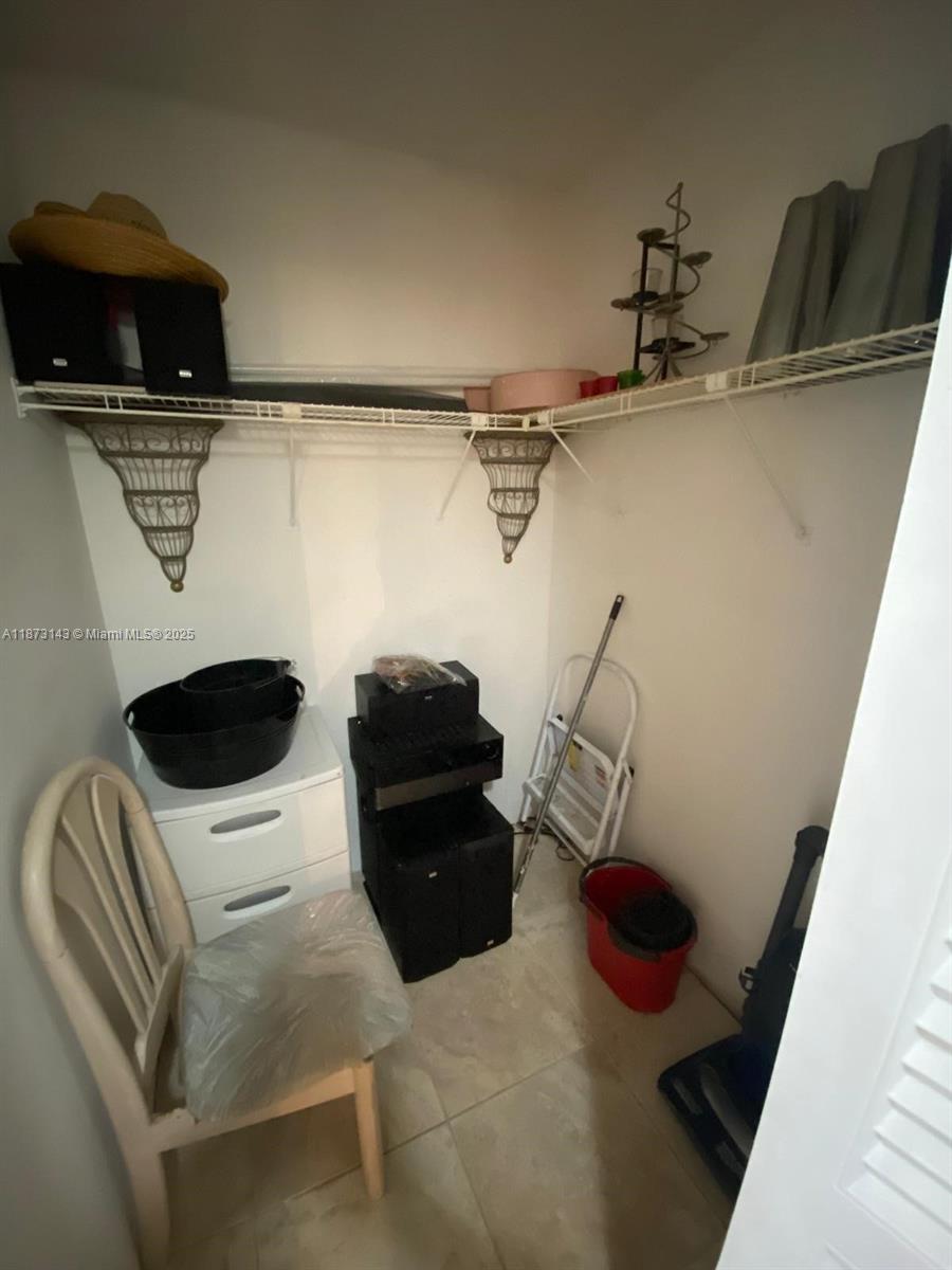 OCEANVIEW PARK CONDO - Residential Lease