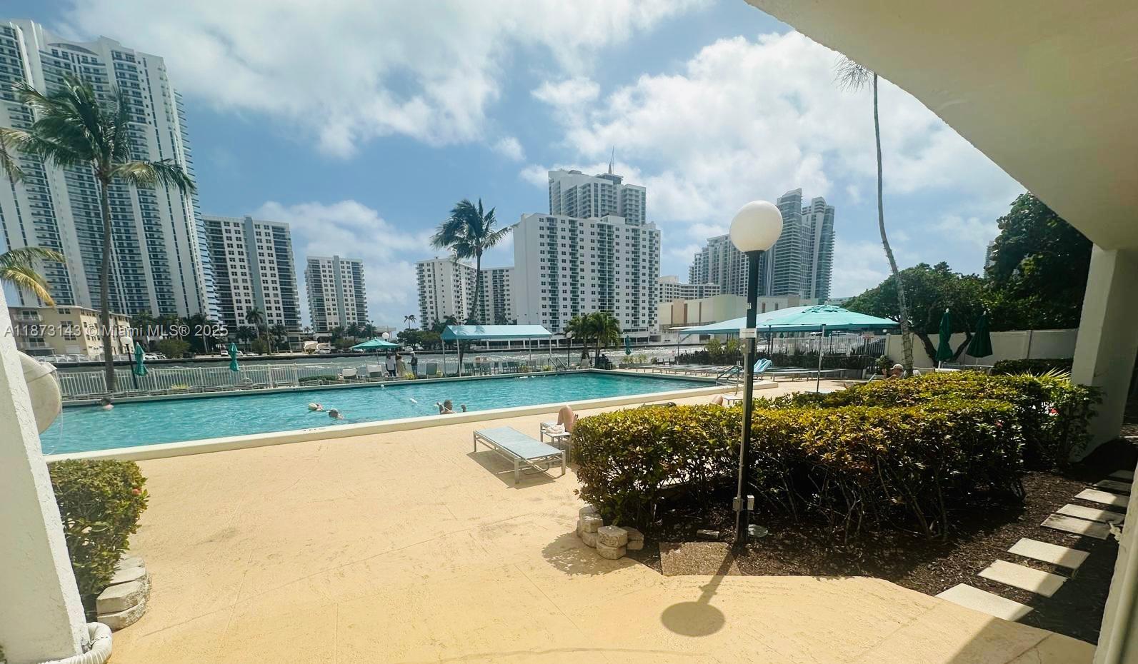 OCEANVIEW PARK CONDO - Residential Lease