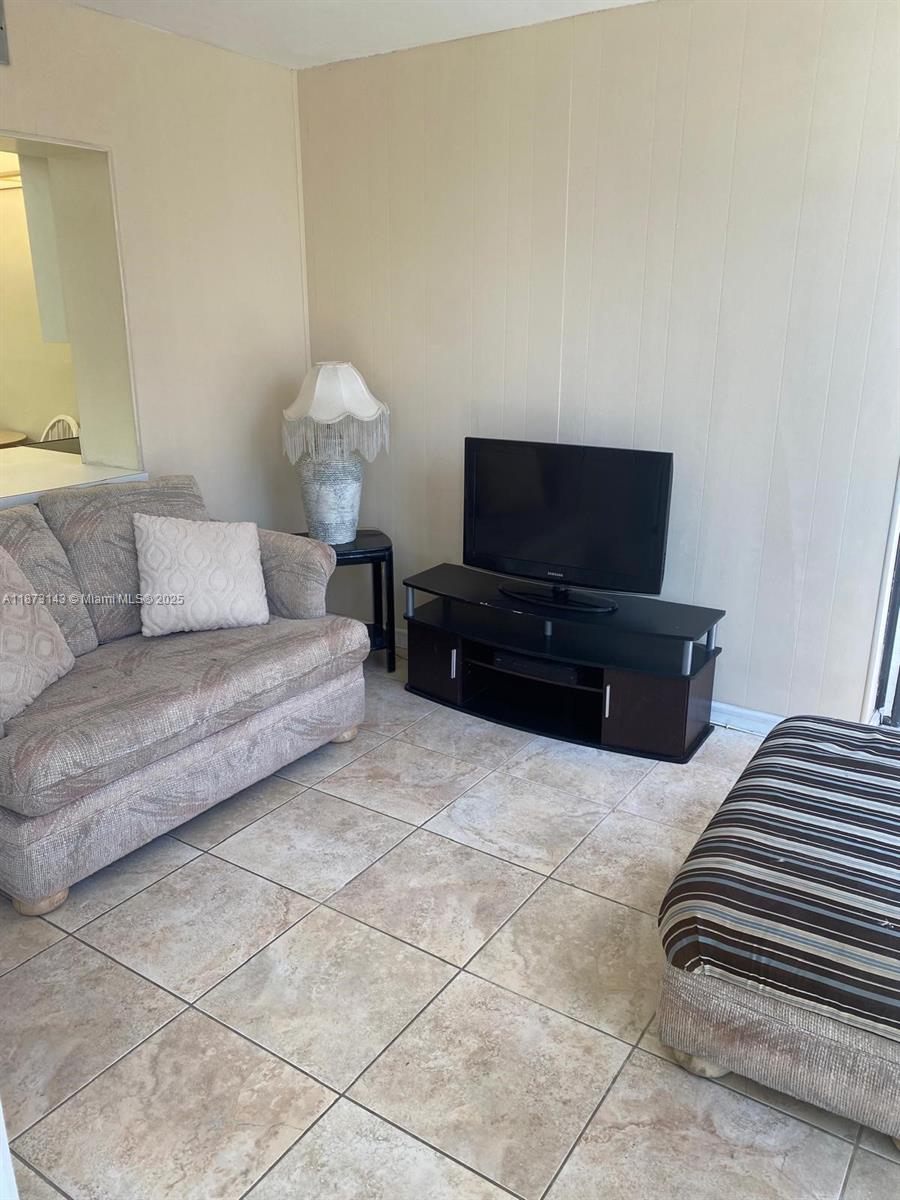 OCEANVIEW PARK CONDO - Residential Lease