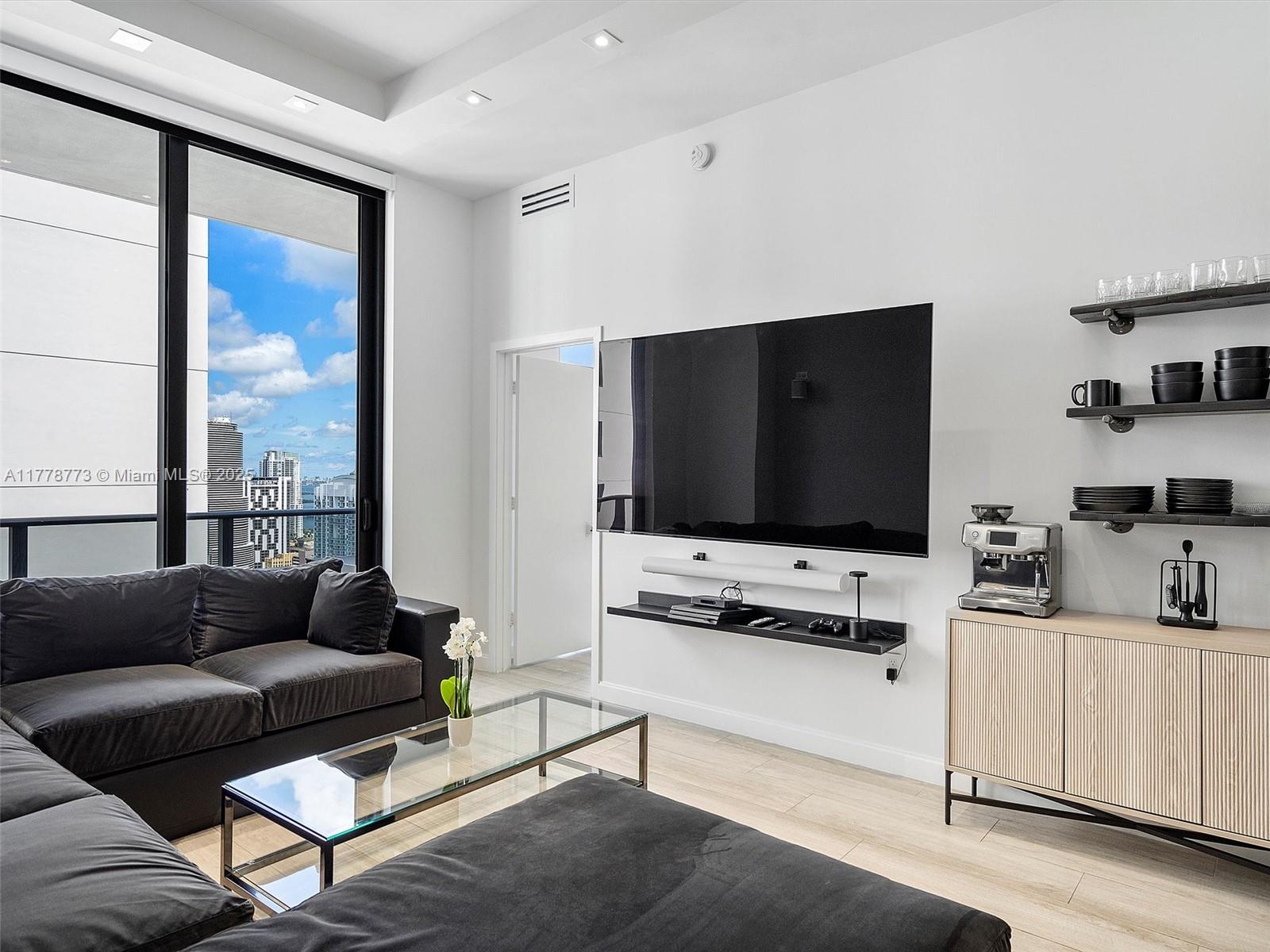 55 SW 9th St 4309