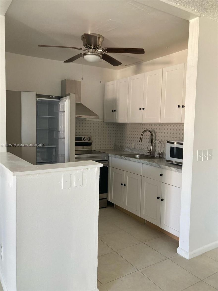 Live the lifestyle you deserve in this vibrant 55+ community in Boca Raton! This beautiful and bright 1-bedroom, 1.5-bath apartment has been fully renovated to offer you comfort and elegance. Enjoy a peaceful setting with garden views while taking advantage of exclusive amenities, including a newly renovated gym and tennis court. Rent includes cable and internet for your convenience, and the community offers gated security for your peace of mind. Here, you'll find the perfect balance between relaxation and an active lifestyle. Don't miss this opportunity! Contact us today for more information or to schedule a tour.