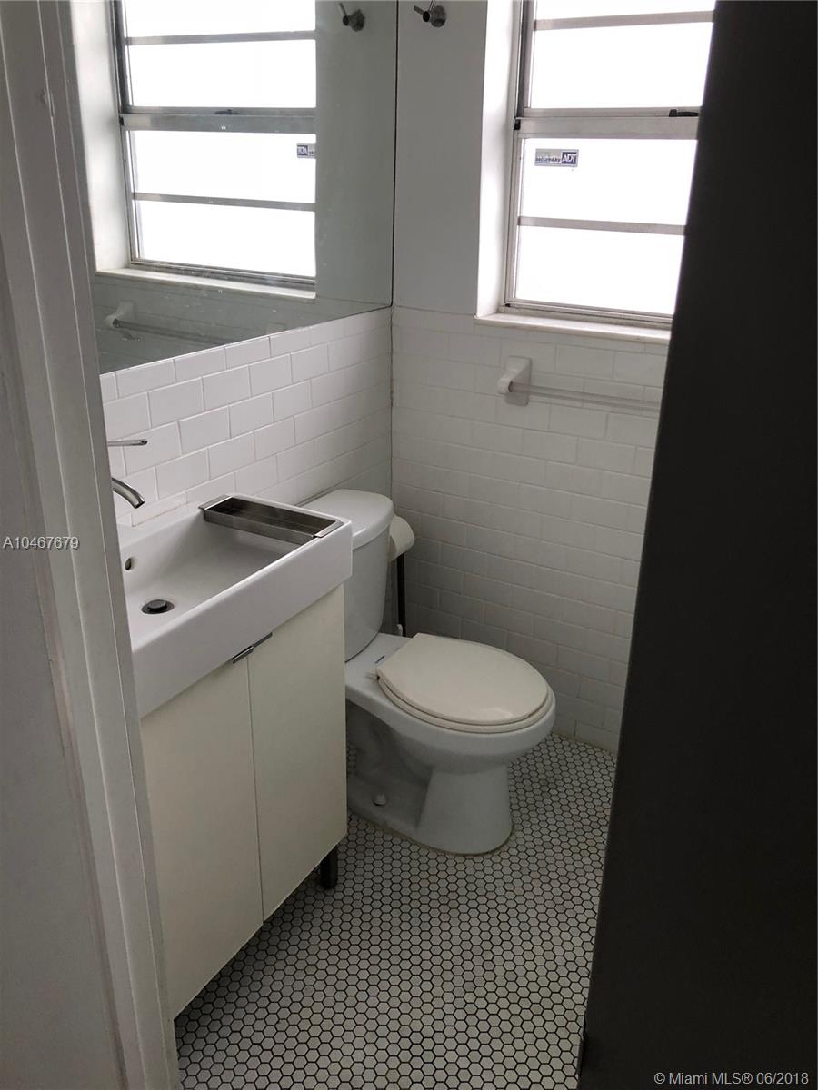 THE LESLIE CONDO - Residential Lease