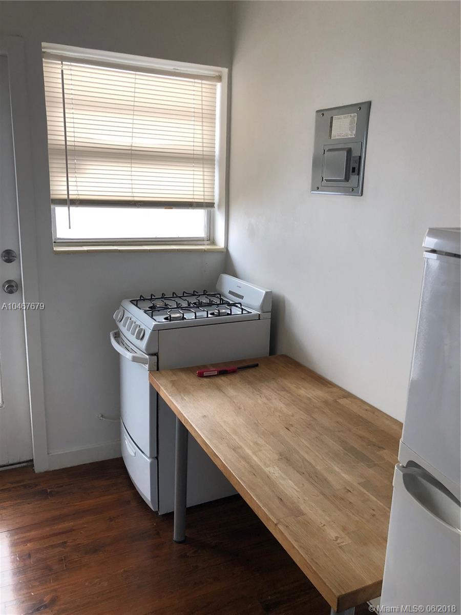 THE LESLIE CONDO - Residential Lease