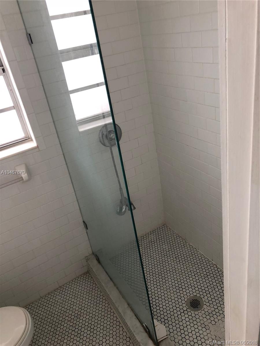 THE LESLIE CONDO - Residential Lease