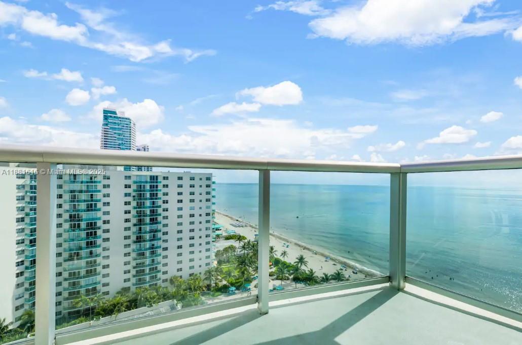 TIDES ON HOLLYWOOD BEACH - Residential