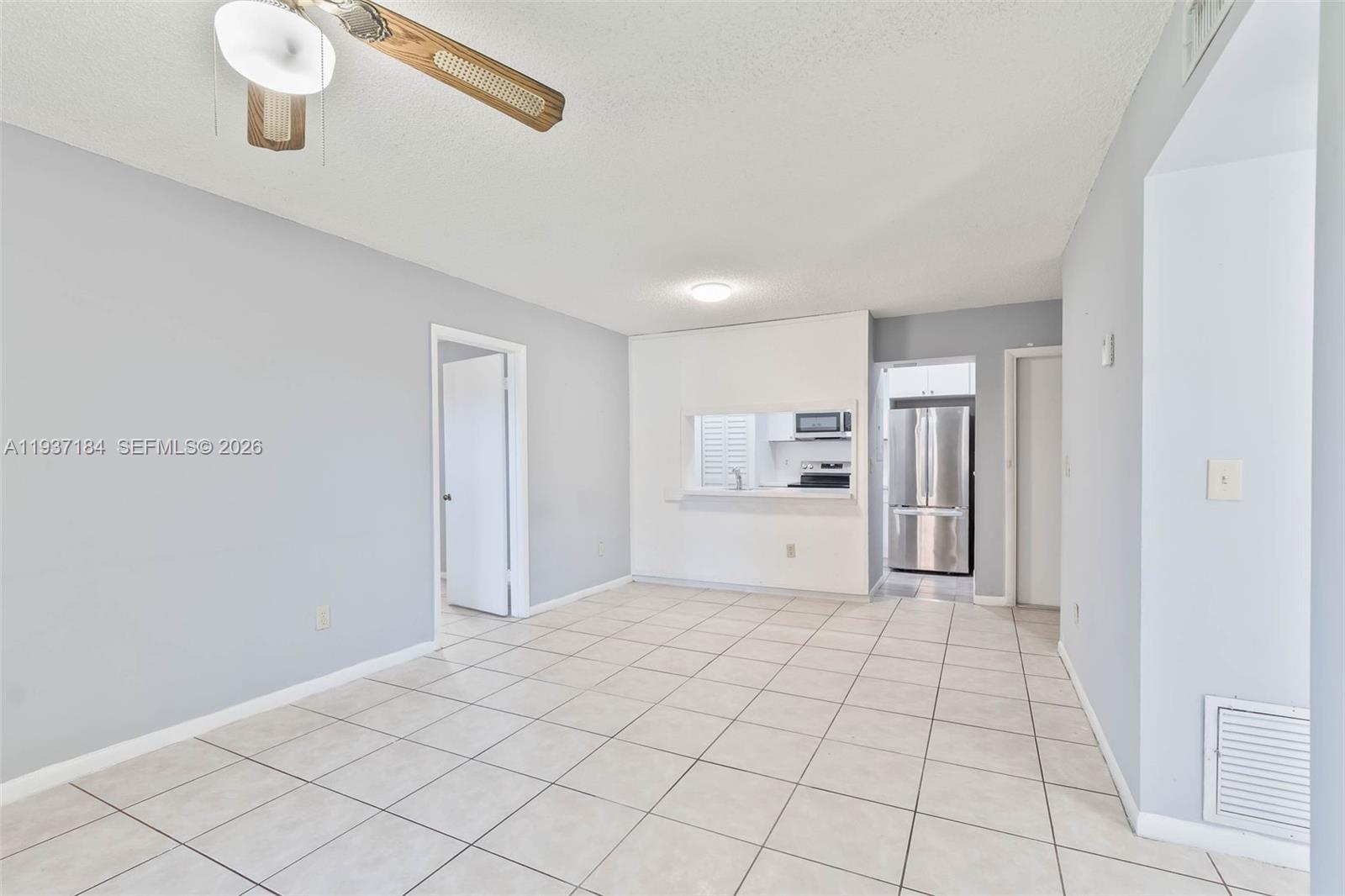 BANYAN TREE THREE CONDO - Residential