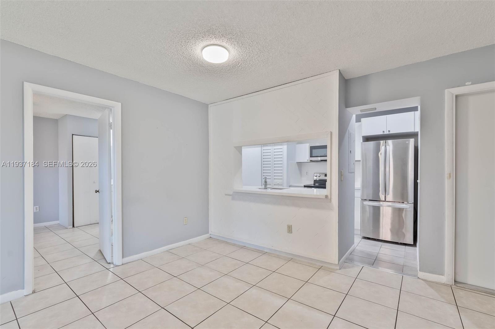 BANYAN TREE THREE CONDO - Residential