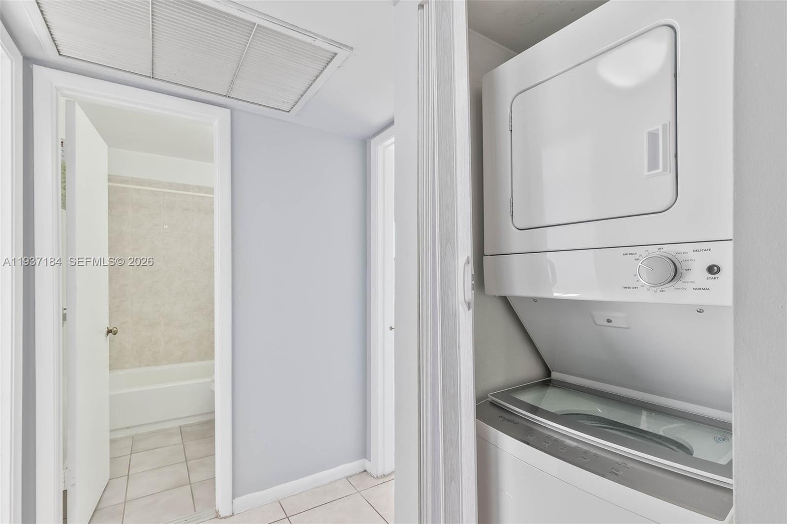 BANYAN TREE THREE CONDO - Residential