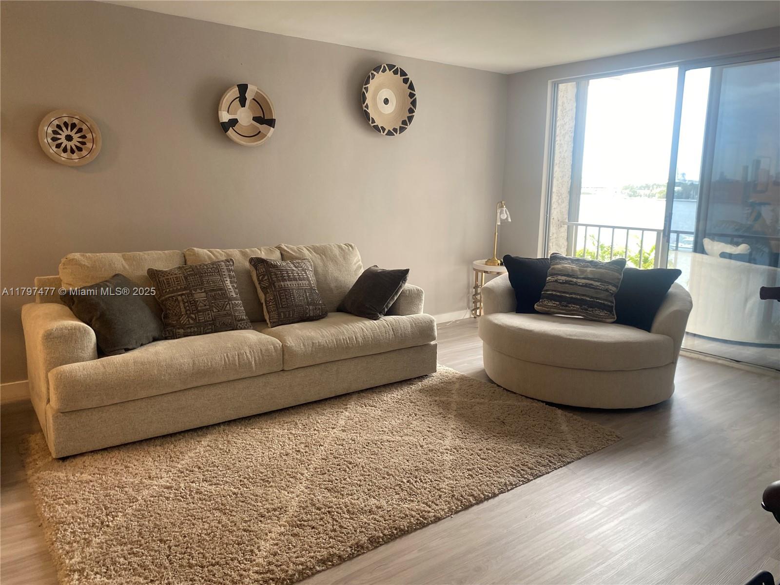 800 West Ave 533