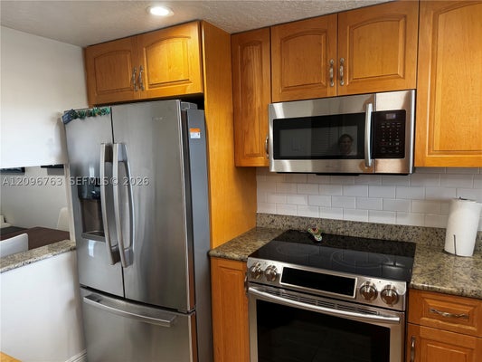 8435 SUNRISE LAKES BLVD APT 211, SUNRISE, FL 33322 - Image 9893cfdc41f08bf78ed9f791caef444d/1092067283