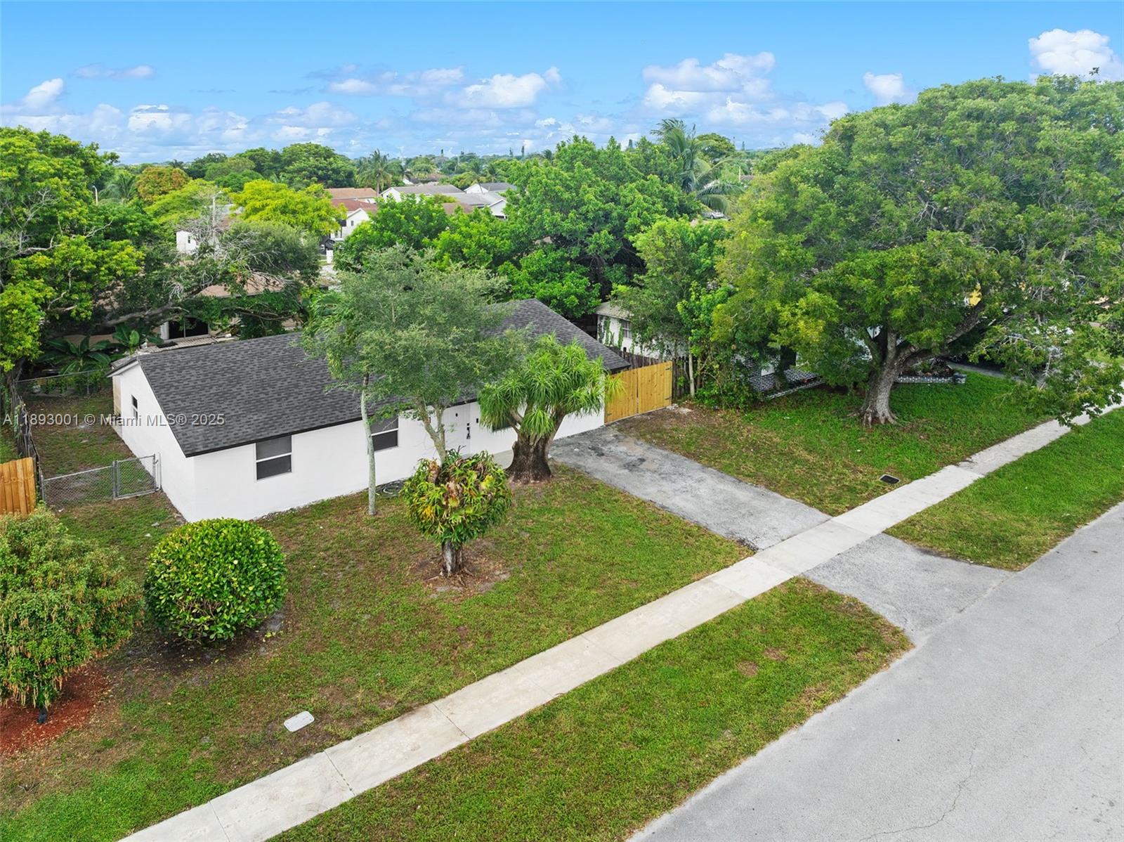NORTH LAUDERDALE VILLAGE - Residential