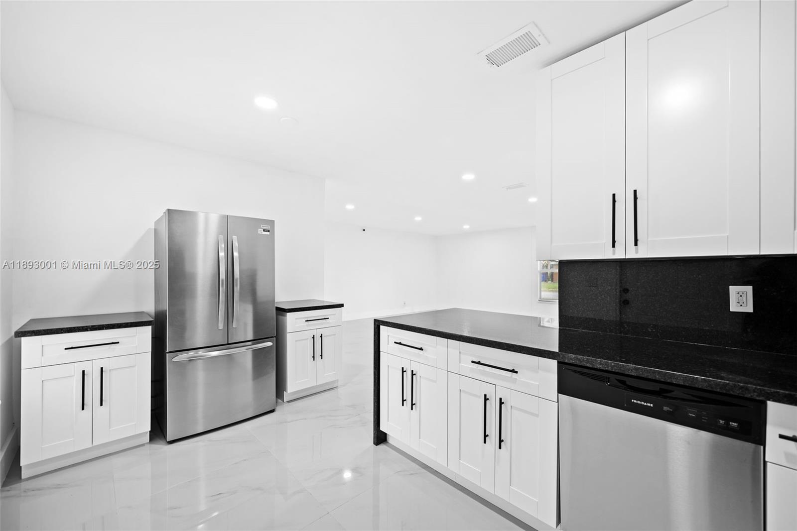 NORTH LAUDERDALE VILLAGE - Residential
