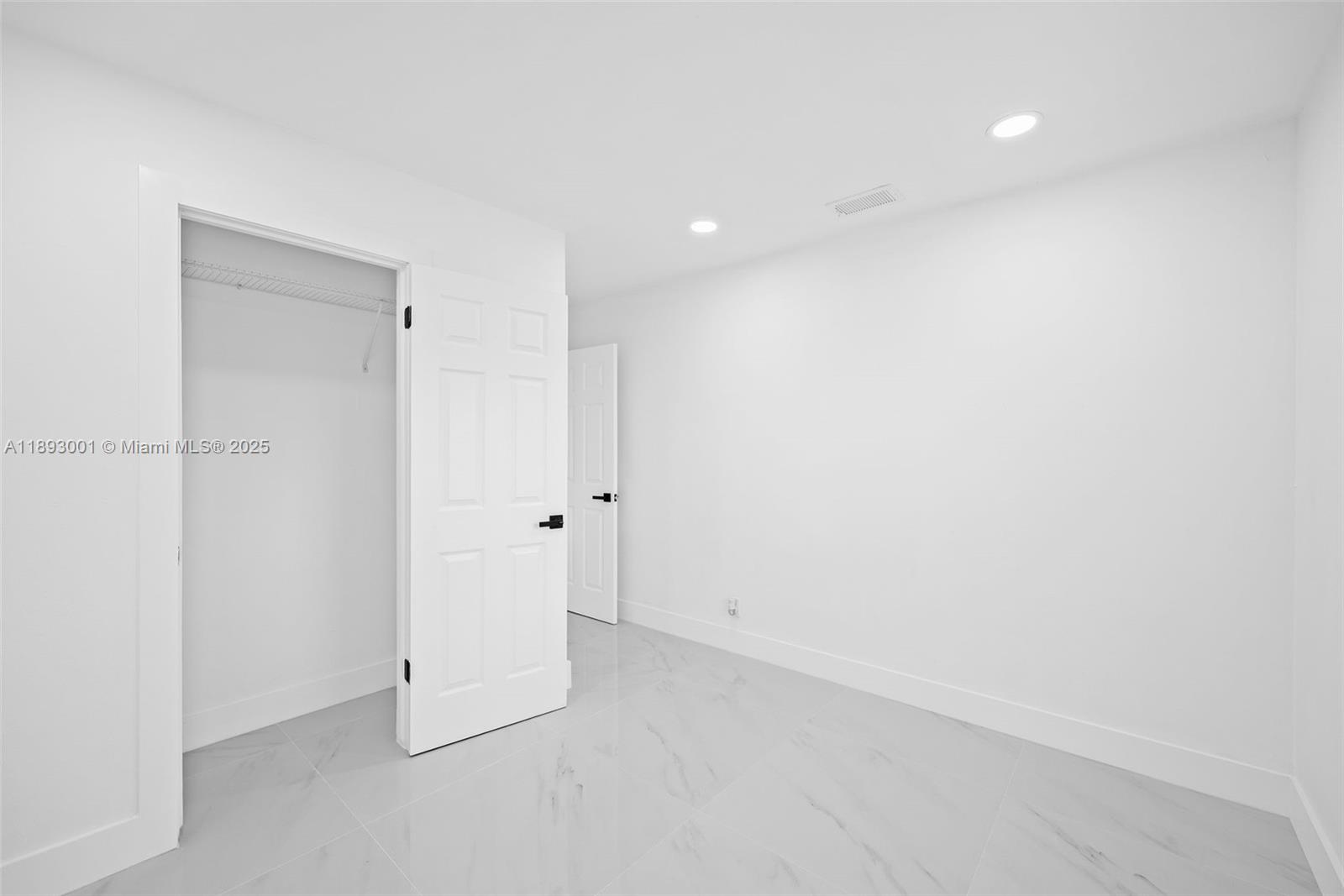 NORTH LAUDERDALE VILLAGE - Residential