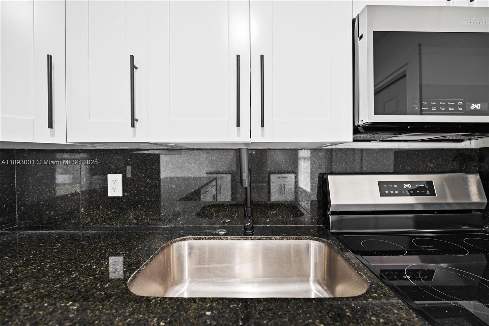 NORTH LAUDERDALE VILLAGE - Residential