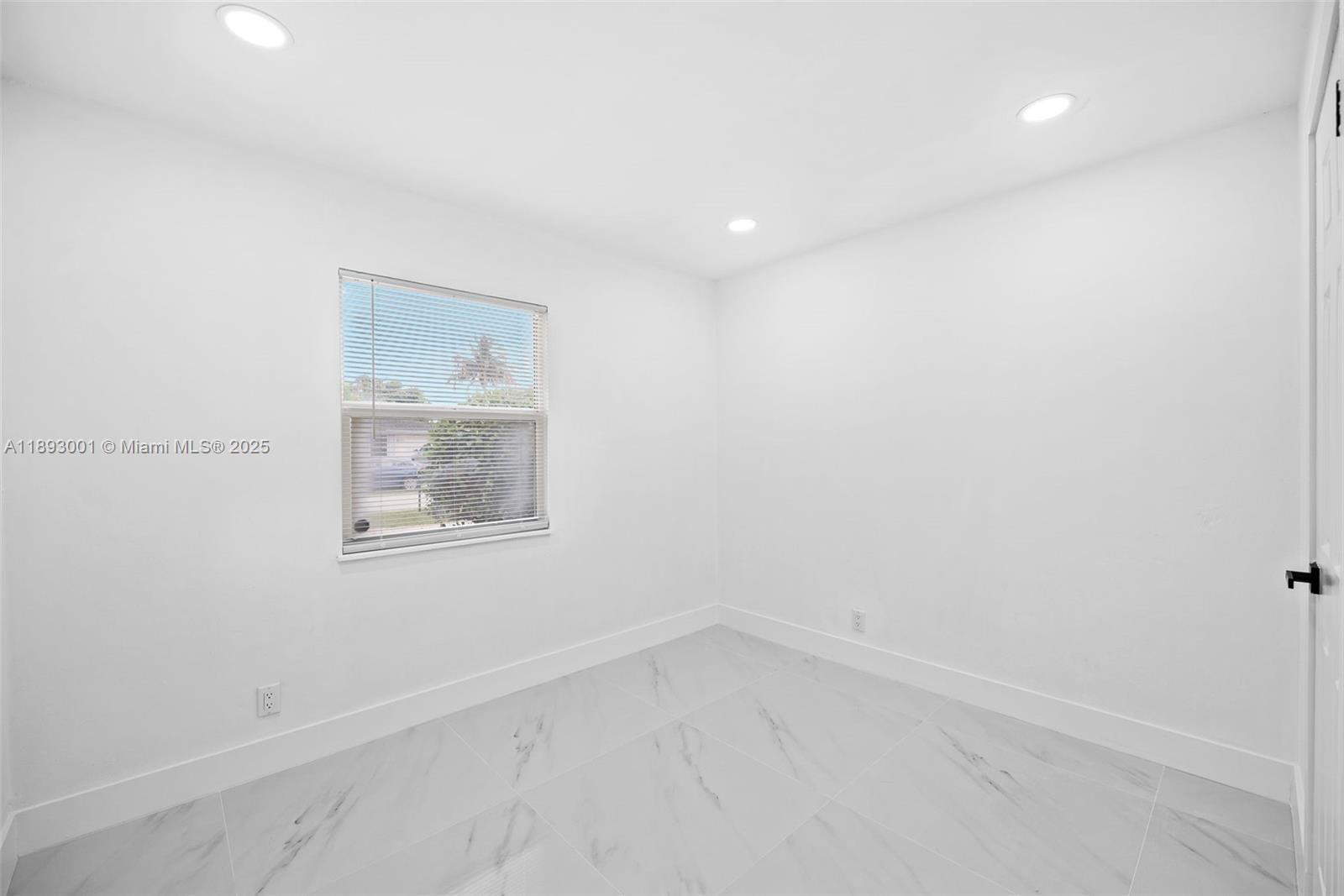NORTH LAUDERDALE VILLAGE - Residential