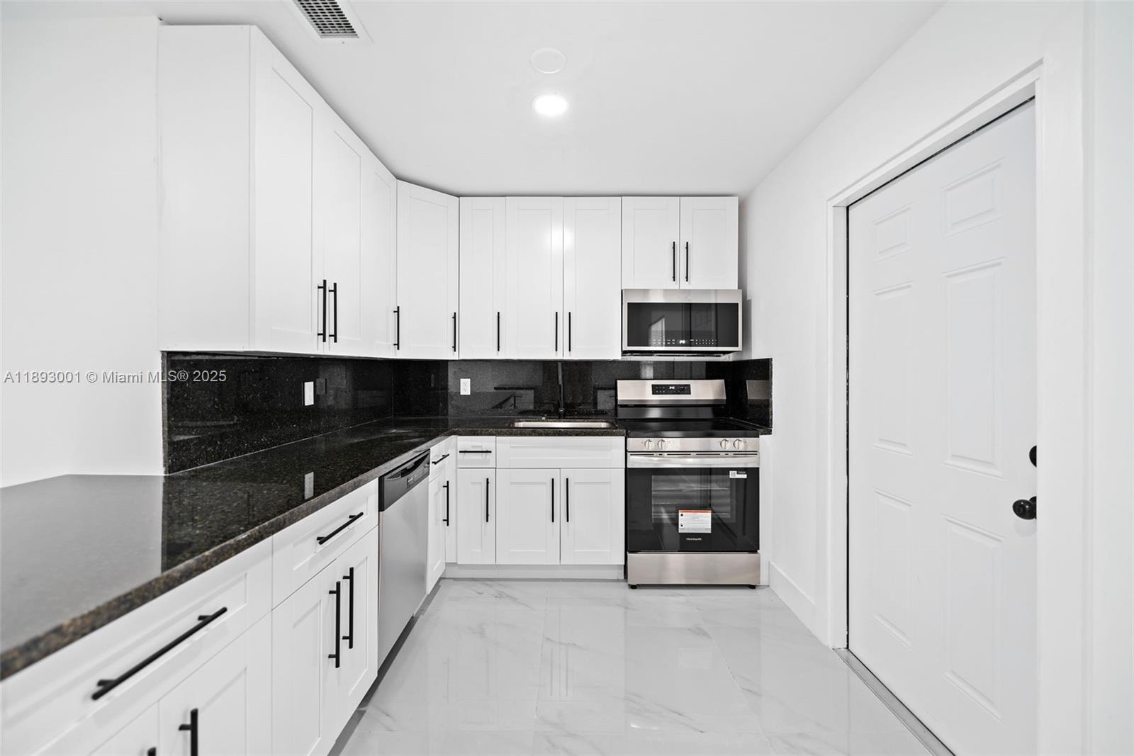 NORTH LAUDERDALE VILLAGE - Residential