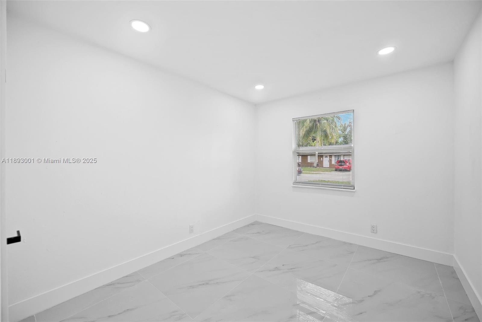 NORTH LAUDERDALE VILLAGE - Residential