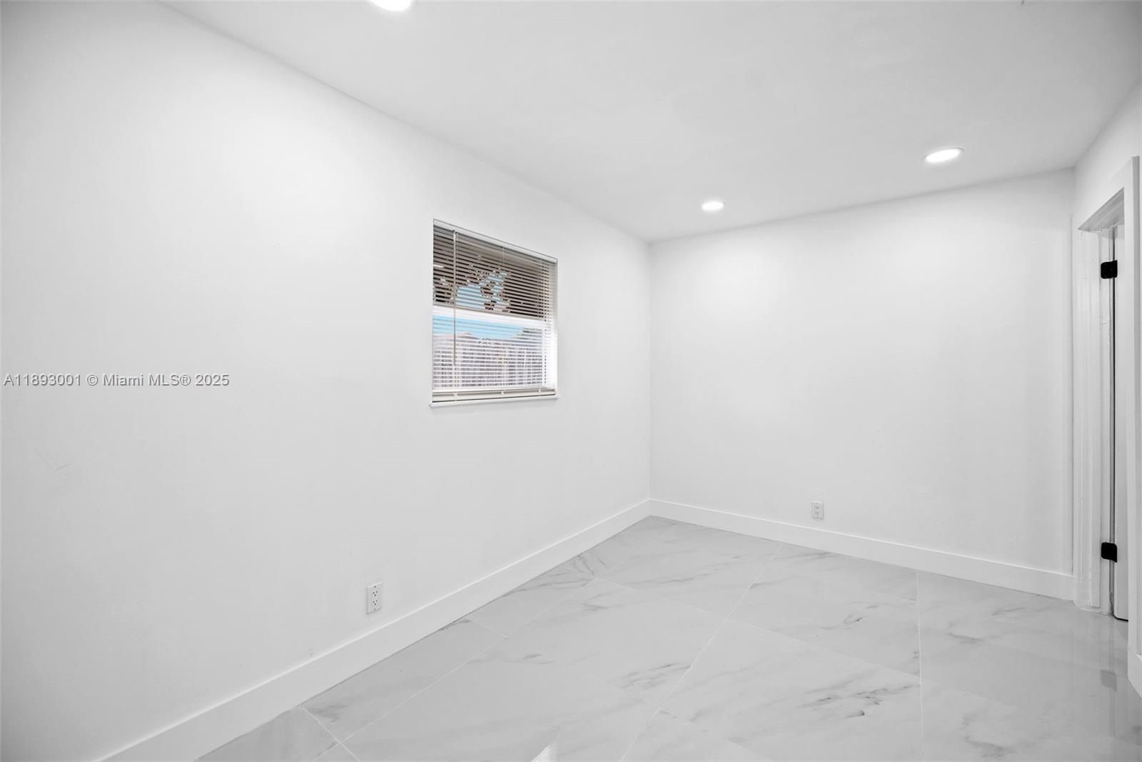 NORTH LAUDERDALE VILLAGE - Residential
