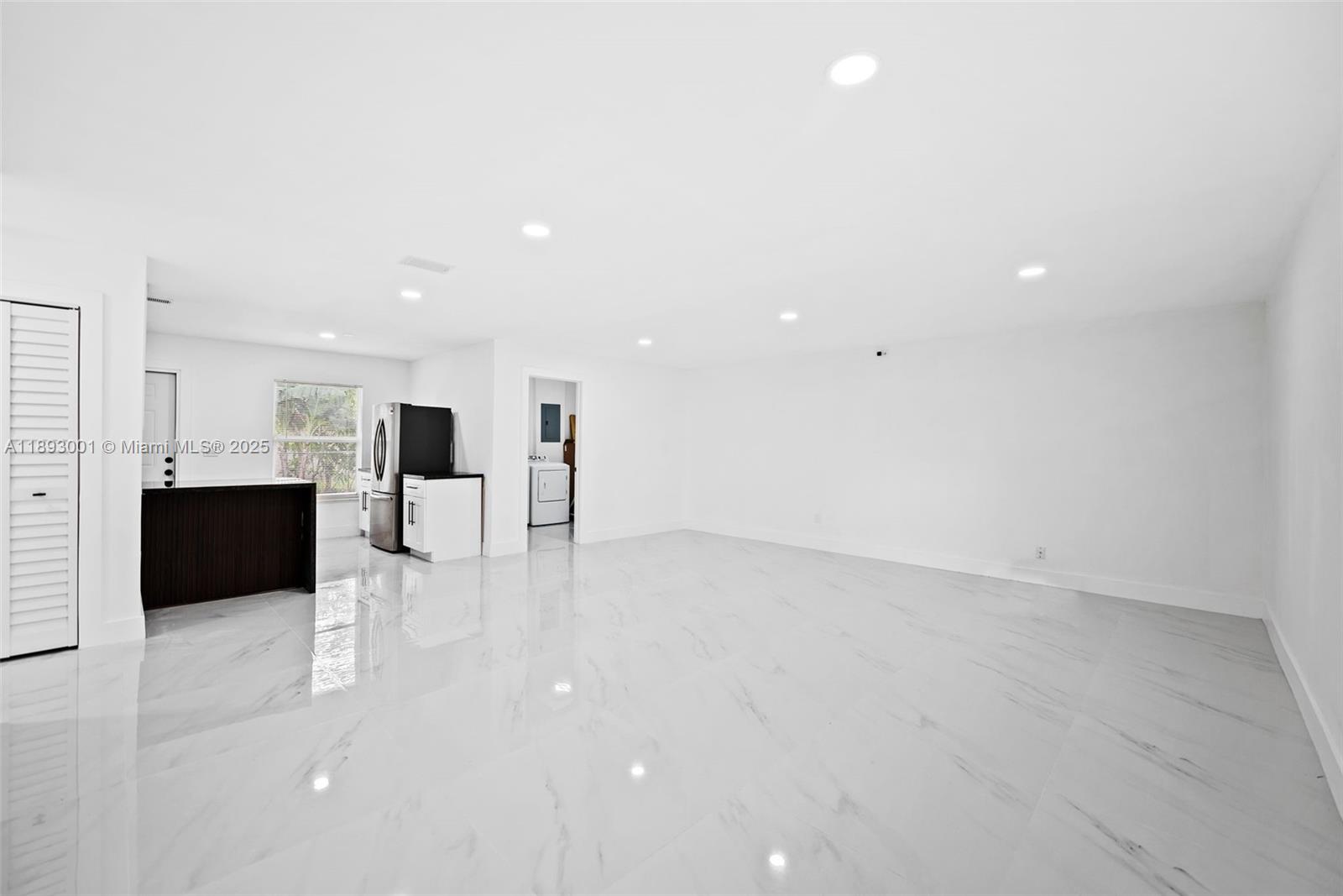NORTH LAUDERDALE VILLAGE - Residential