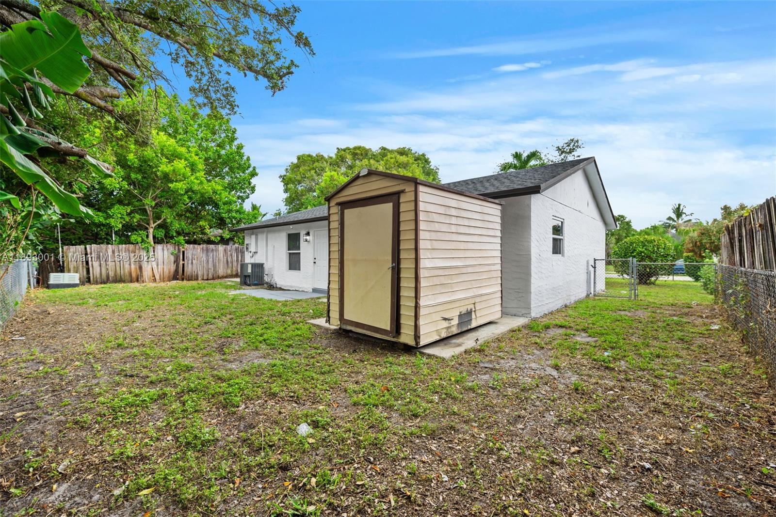 NORTH LAUDERDALE VILLAGE - Residential