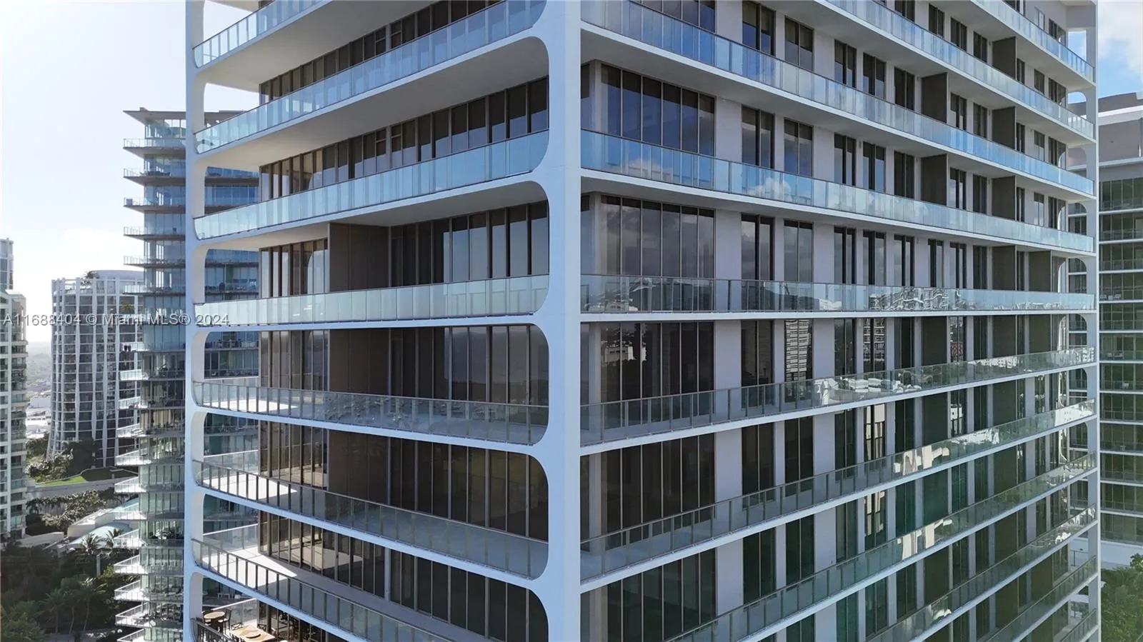 Coconut Grove, Florida 33133, United States, 3 Bedrooms Bedrooms, ,5 BathroomsBathrooms,Residential,Active,34846